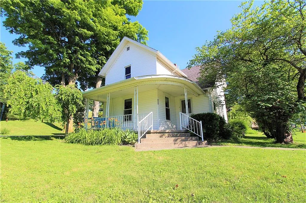 102 Zanesfield Rd photo 1