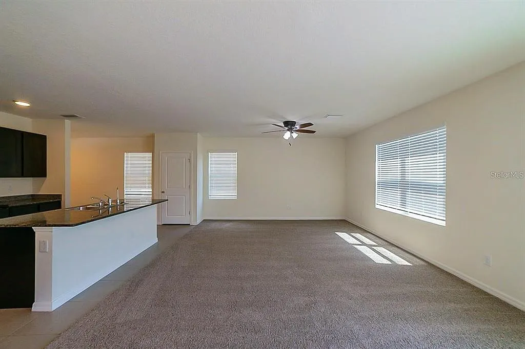 4 bed, 2.5 bath, 2260 sqft, $2,550 — Photo 2