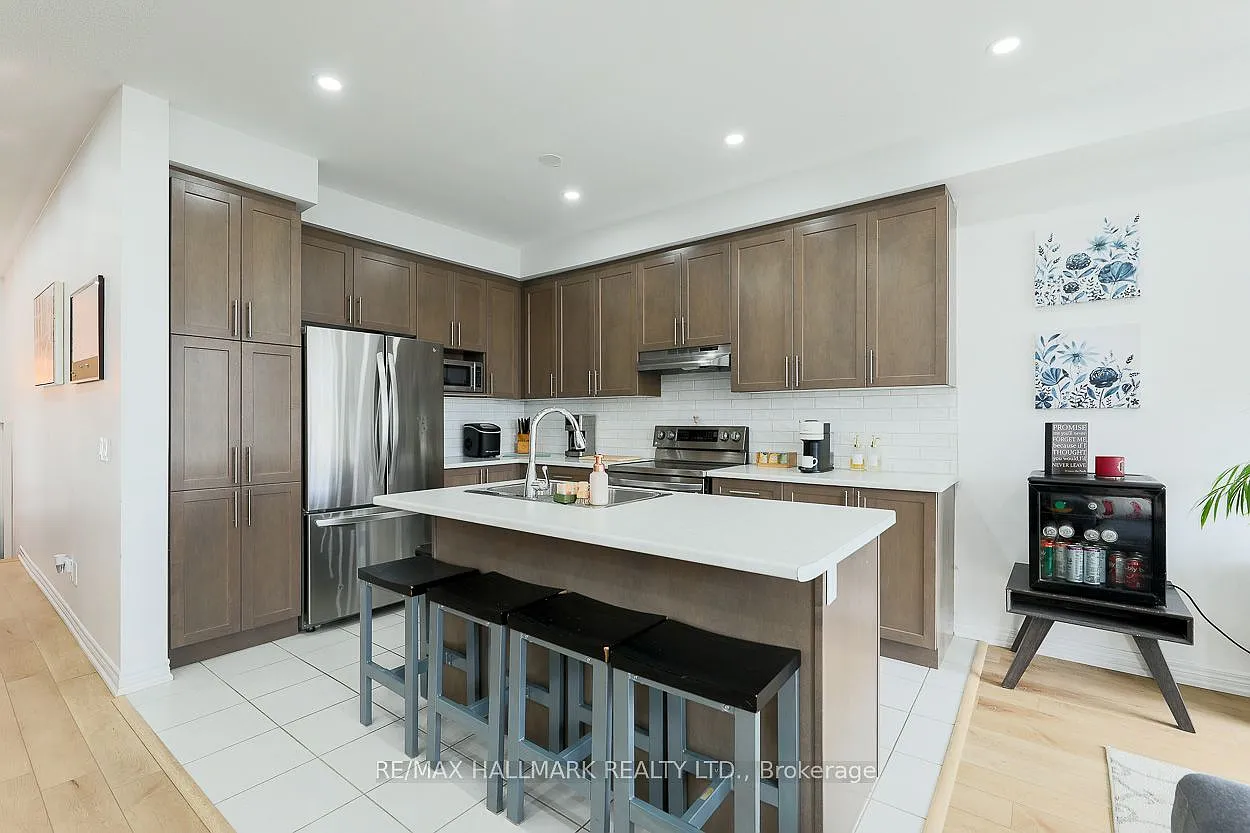 3 bed, $2,900 — Photo 4