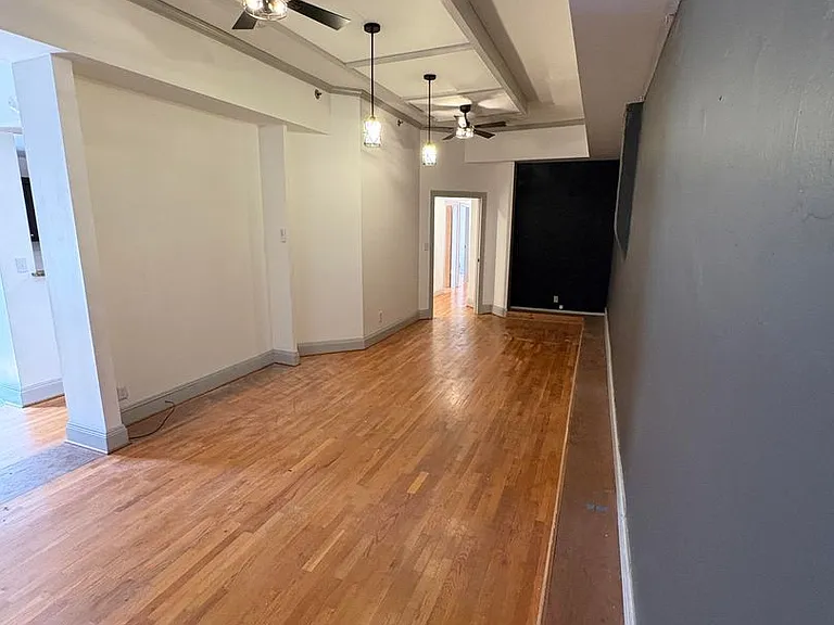 110 W Summit Hill Dr — Photo 15