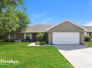 4639 Treasure Cay Rd, Tavares, FL 32778