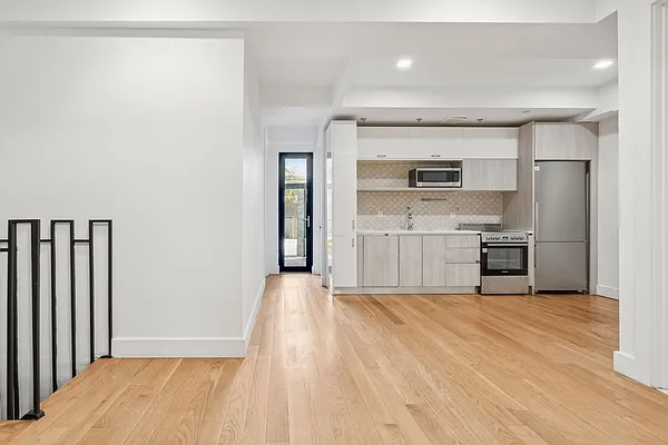 Rented by Freestone Property Group | media 21