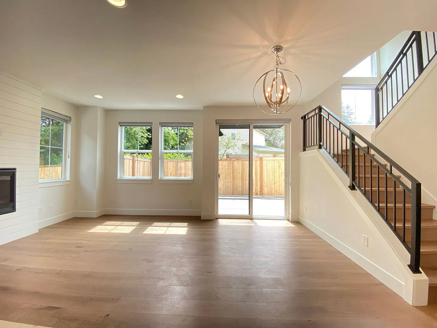 Modern SFH for Rent — Photo 3