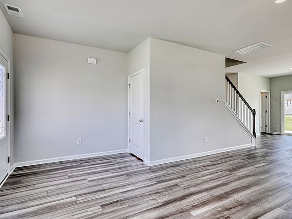 3rd image of 828 Agostino Dr
