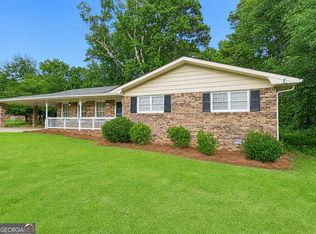 886 Oakhill Ct, Stone Mountain, GA 30087