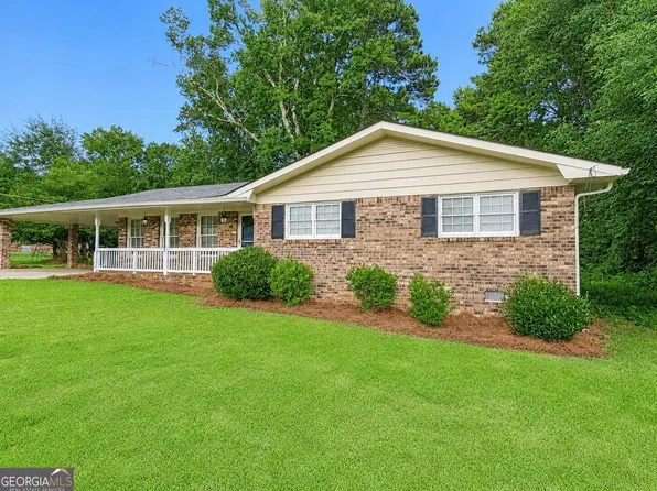 886 Oakhill Ct, Stone Mountain, GA 30087