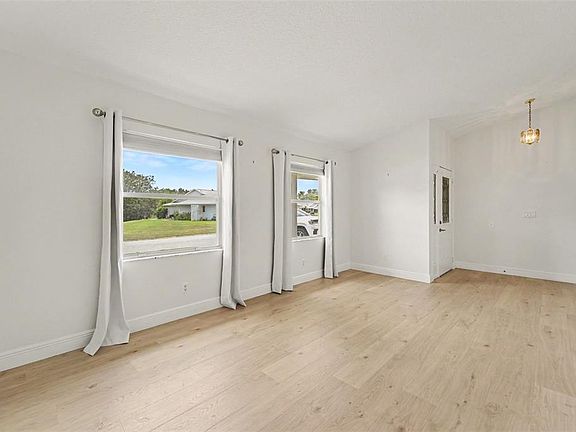 3rd image of 26166 NEWCOMBE CIR