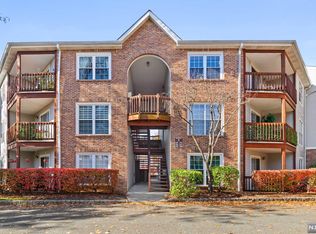 140 Lynette Dr, Fort Lee, NJ 07024