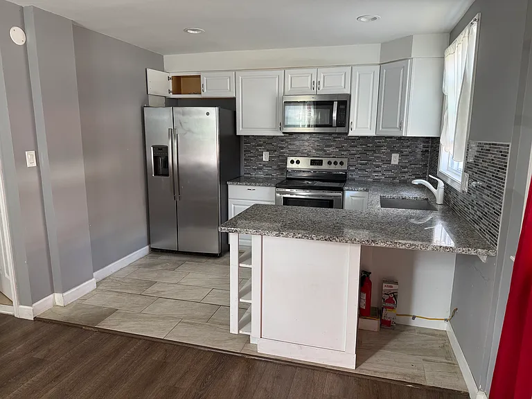 6301 Revere St — Photo 7