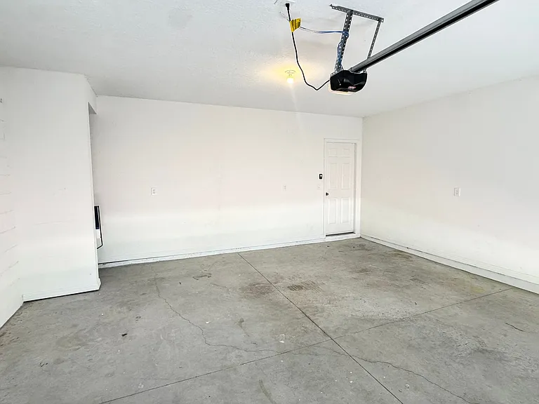 2401 White Tail St — Photo 51