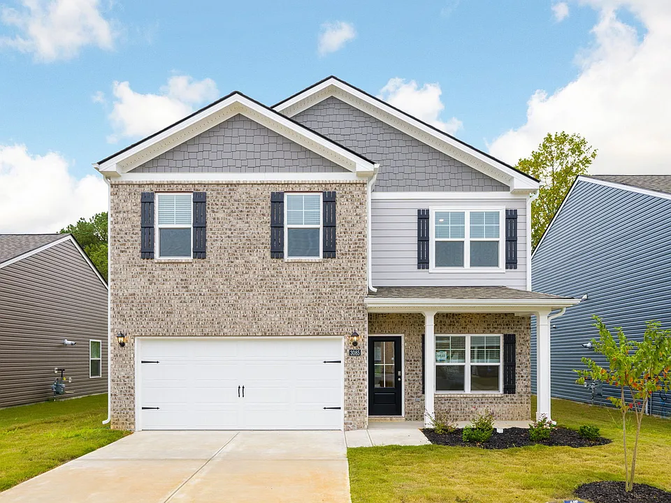2211 Chelle Dr NE
