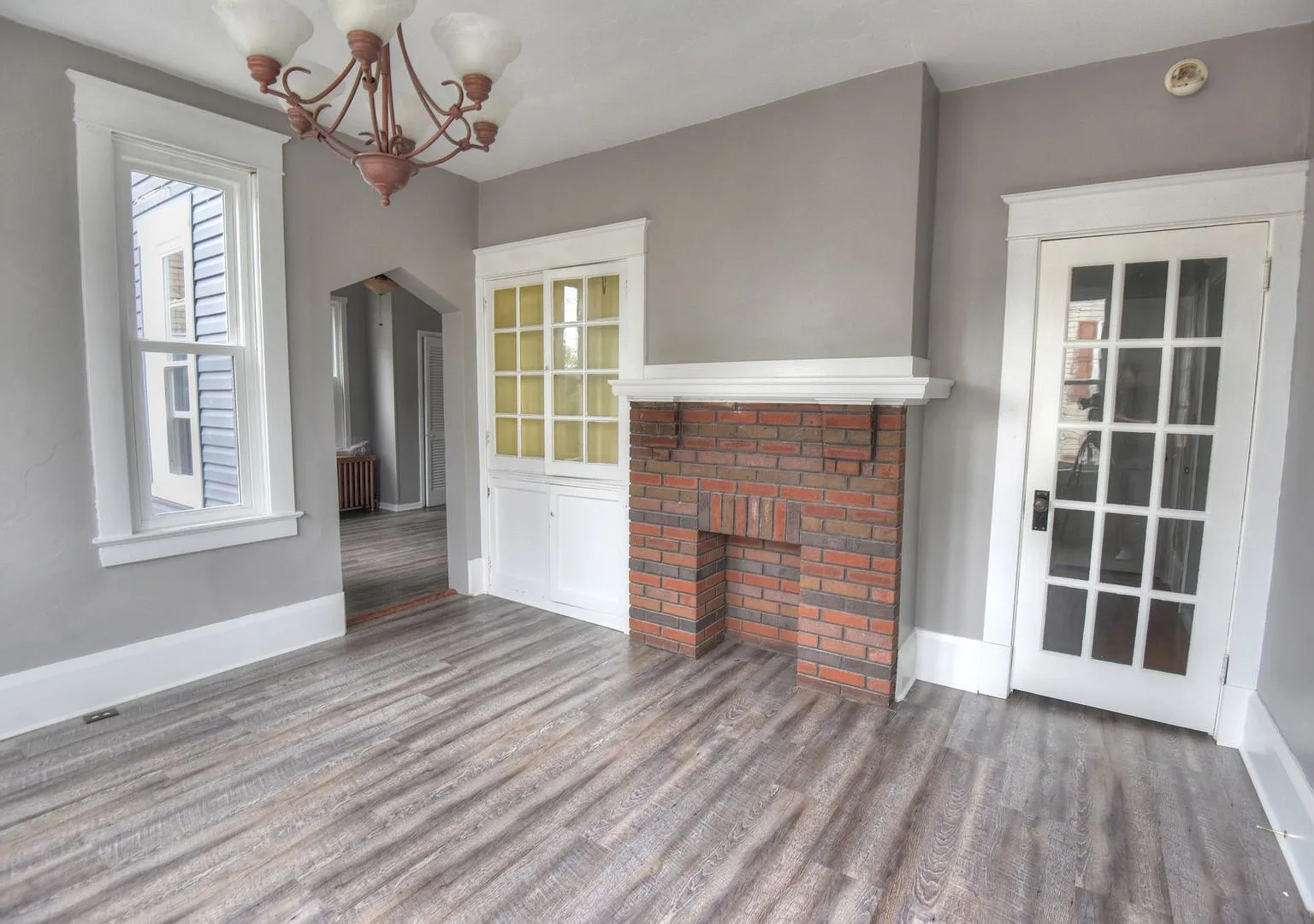 325 East Main Street — Photo 2