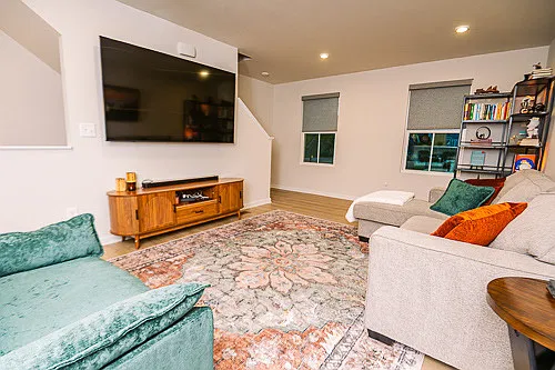 3 bed, 3.5 bath, 1420 sqft, $2,700 — Photo 4