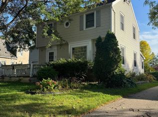 1009 Red Oak Ln, Appleton, WI 54915