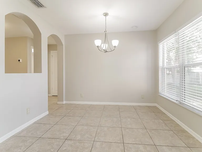 1018 SW 9th Ct — Photo 5