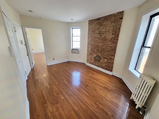 Rented by Bruma Realty LLC | media 1