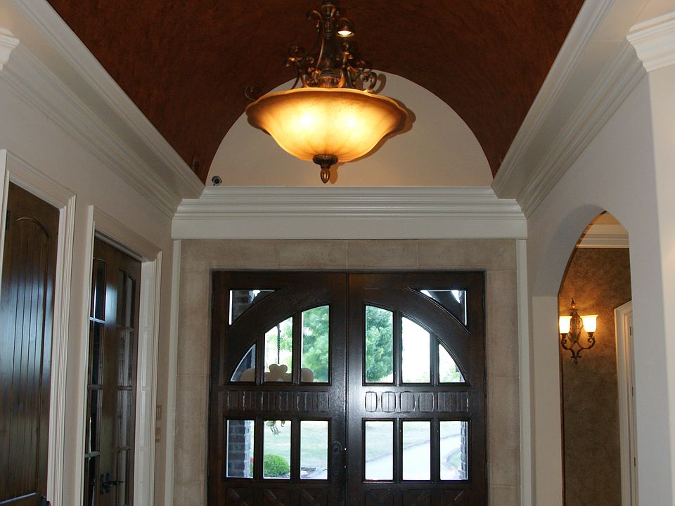 Entry way-barrell ceiling
