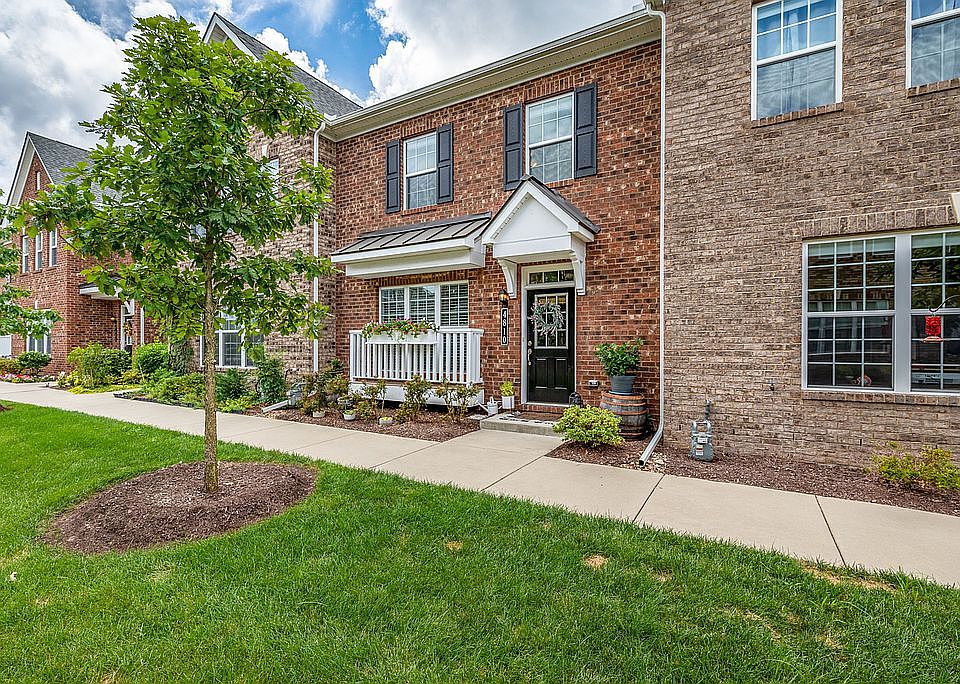 1st image of 4810 Village Walk