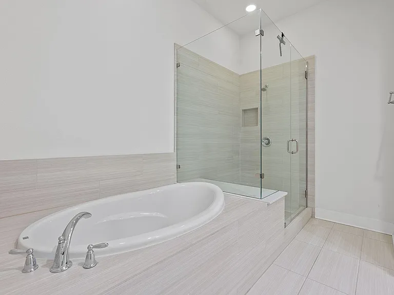 4211 Berkman Dr — Photo 14