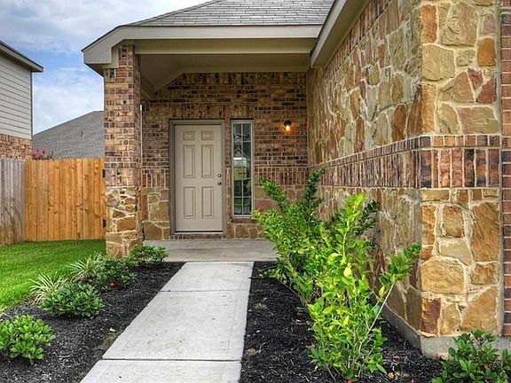 5th image of 2206 Spring Hollow Dr