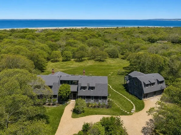 19 Locust Ln, Aquinnah, MA 02535