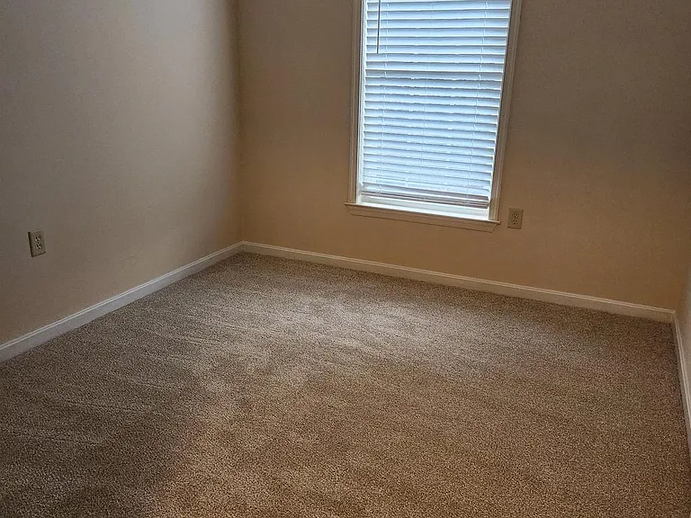 1234 Oakwood Dr — Photo 13