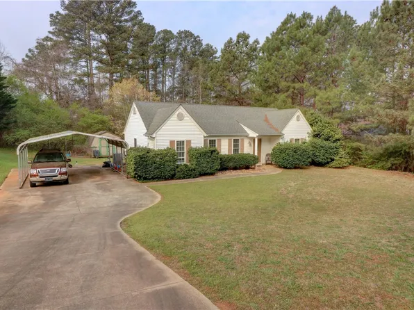 558 Fernwood Dr, Seneca, SC 29678