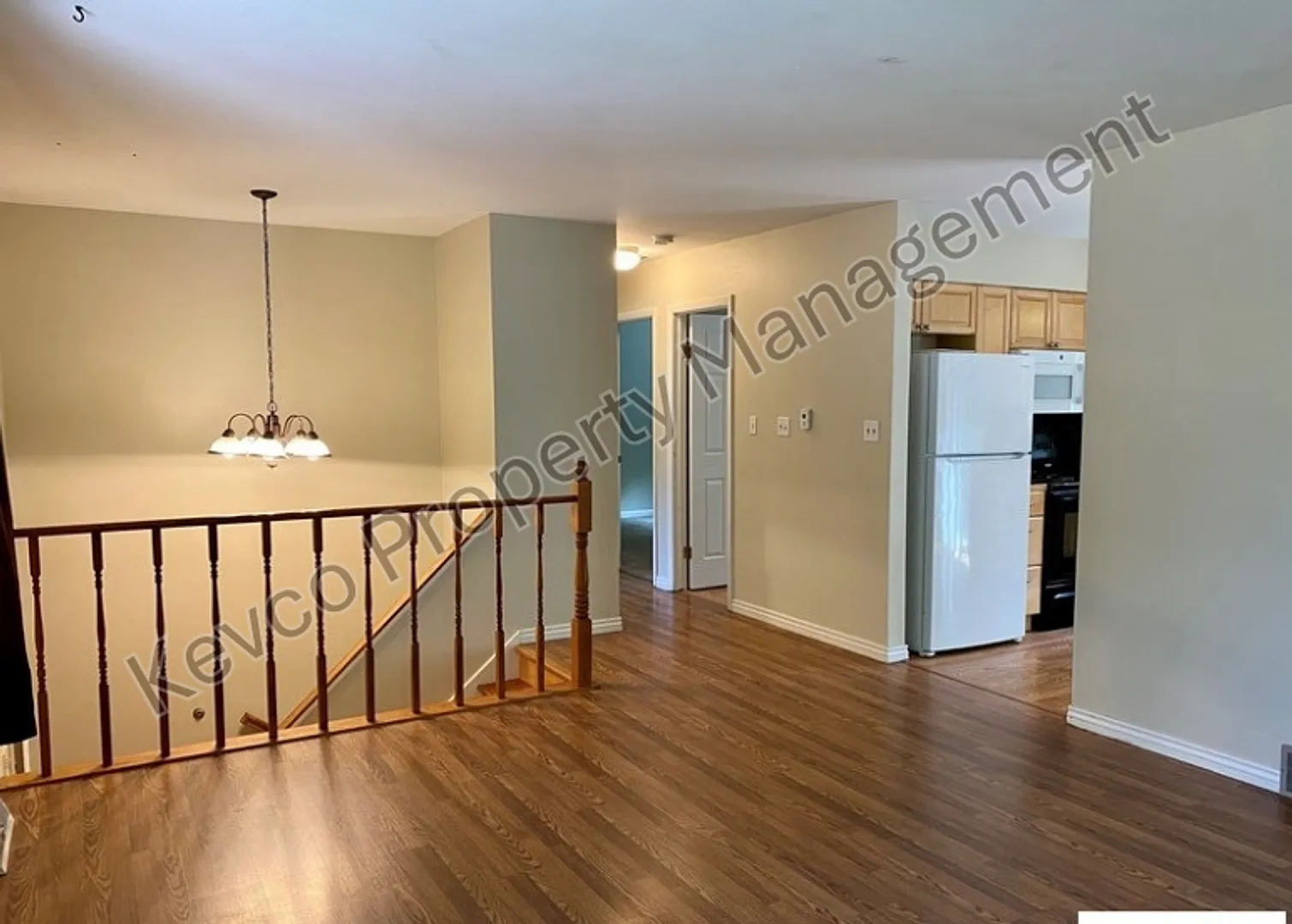 House with central AC! — Photo 3