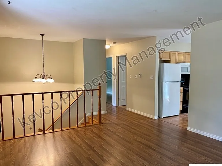 308 Briarwood Rd — Photo 3