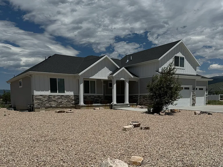 1535 Birch Way — Photo 2