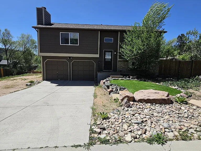 2045 Rimwood Dr — Photo 1