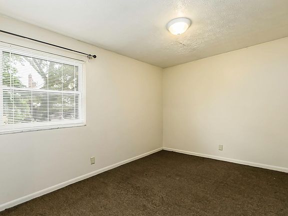5th image of 65 E 18th Ave