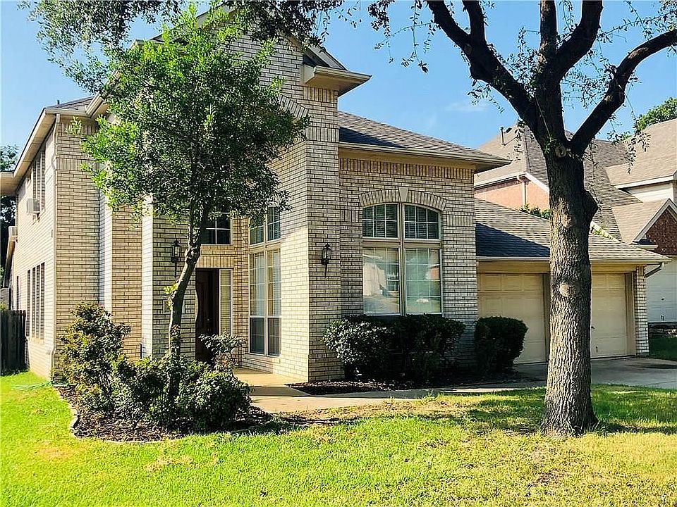 1st image of 2107 Knob Hill Dr