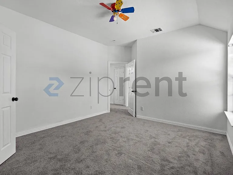 4509 Brittany Dr — Photo 16