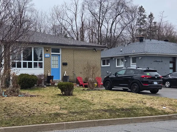 14 Richardson Dr, Aurora, ON