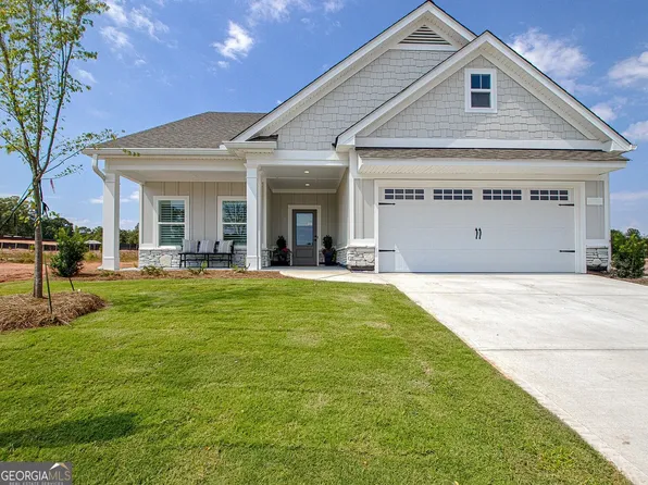 70 Redhaven Dr, Senoia, GA 30276