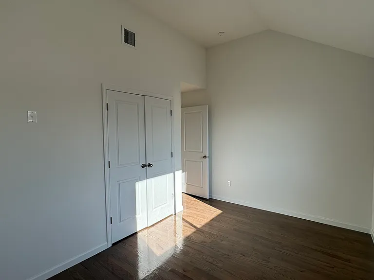98 Monahan Ave — Photo 9