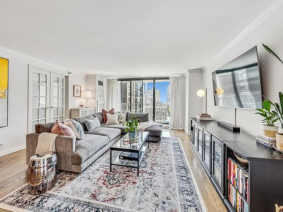 4th image of 1250 N Dearborn Pkwy #14B