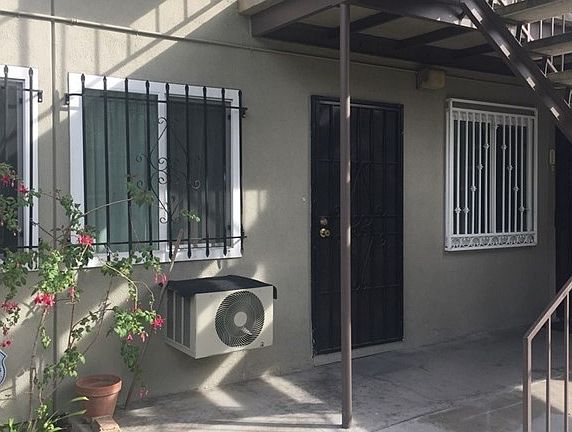 2nd image of 7127 Coldwater Canyon Ave APT 2