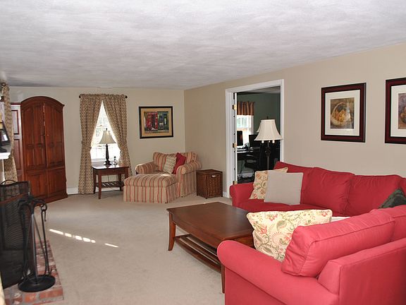 Frt to back living roomF