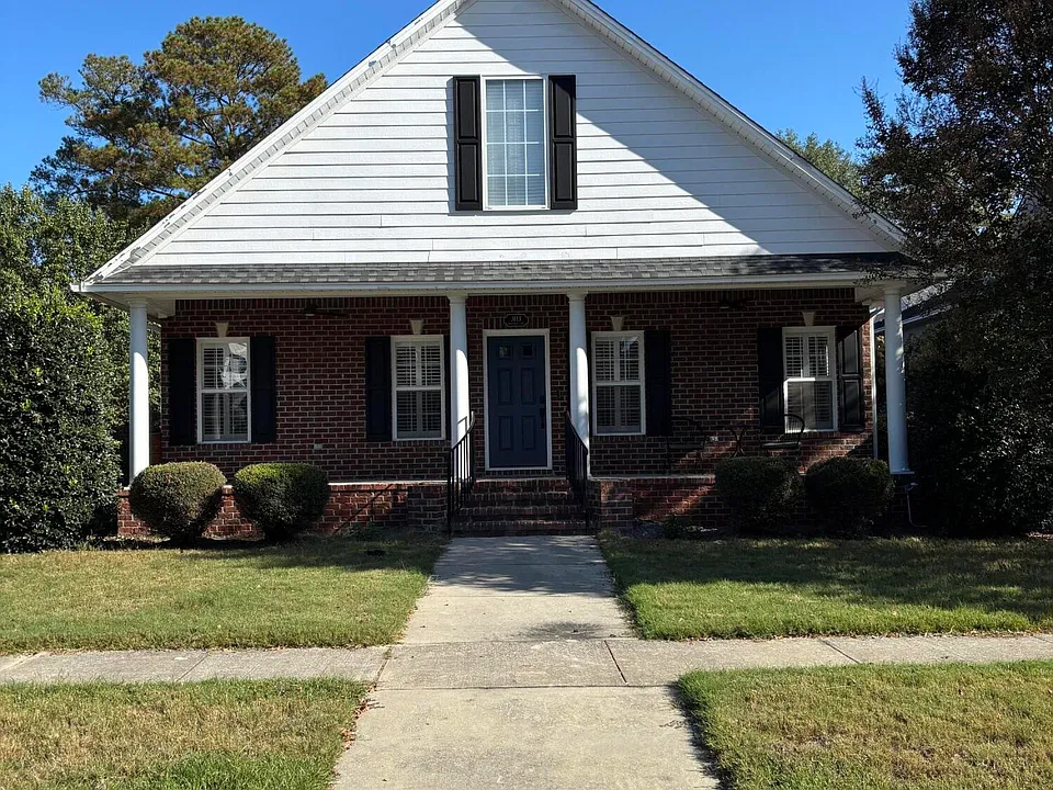 3113 Mayflower Ln