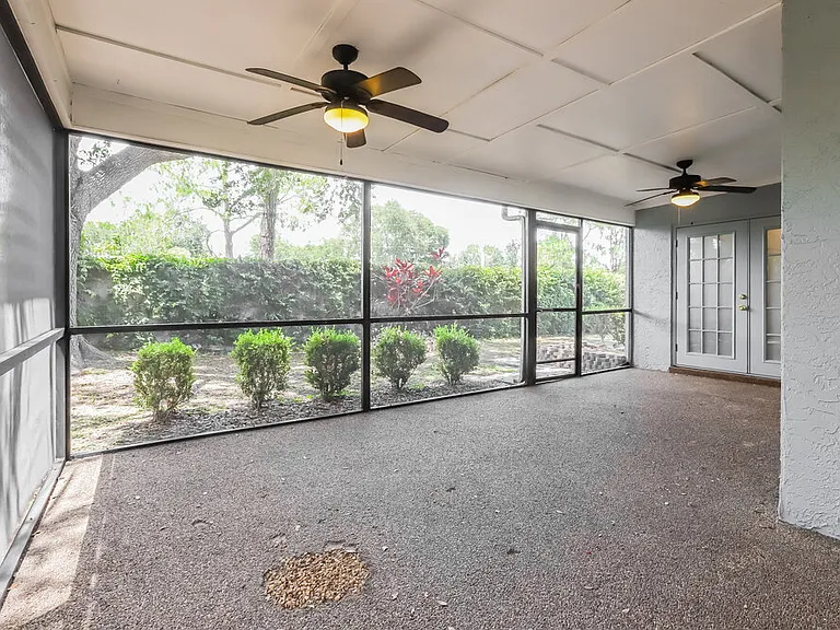 1521 Vernon Ct — Photo 9