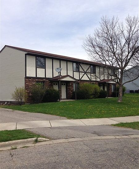 1st image of 1133 Country Ln APT 3
