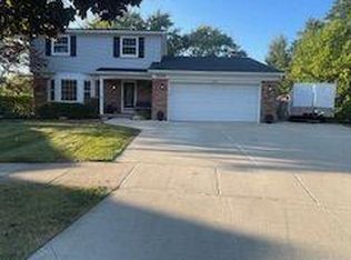 28290 Gita Ct, Livonia, MI 48154
