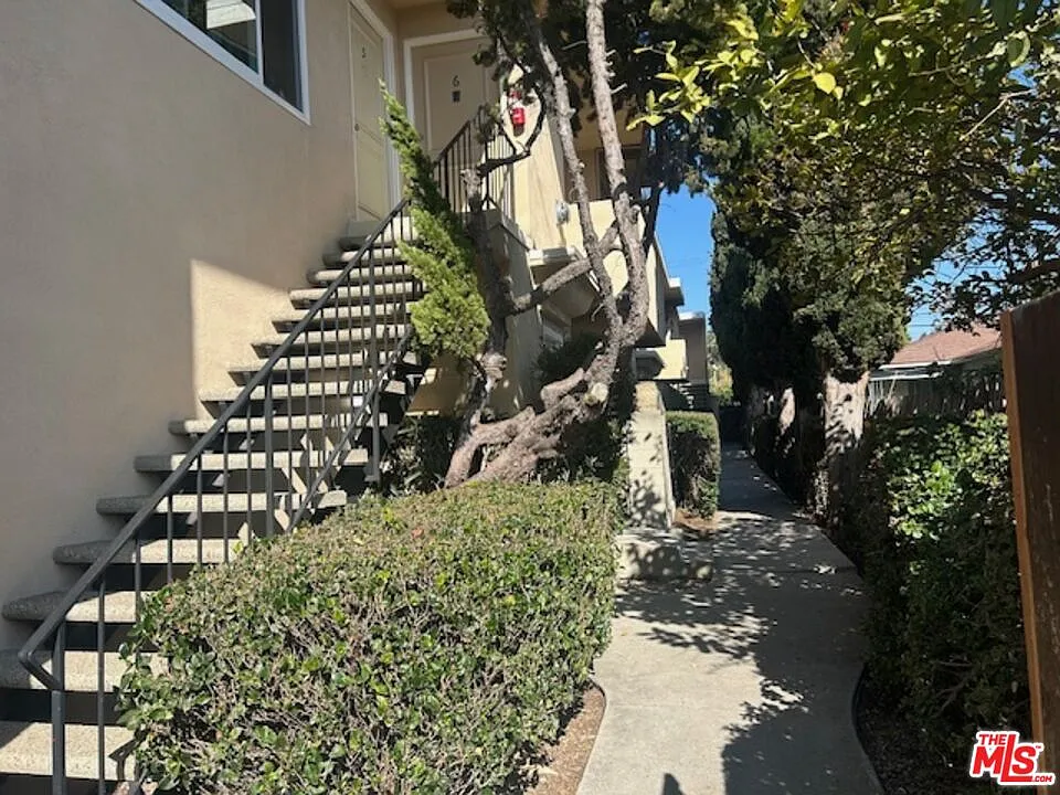 2 bed, 2.0 bath, 850 sqft, $2,985 — Photo 4