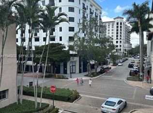 4220 Laguna St #804, Miami, FL 33146