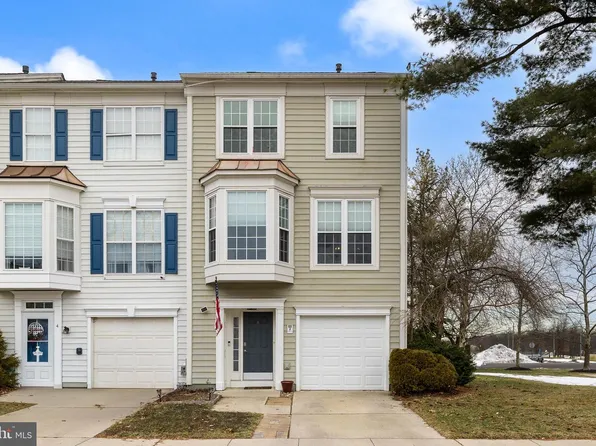 2 Bayberry Ln, Riverside, NJ 08075