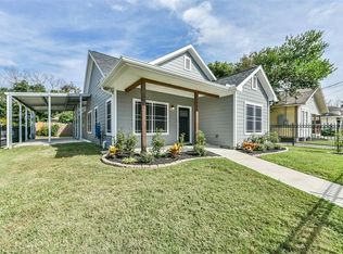 100 E Defee Ave, Baytown, TX 77520