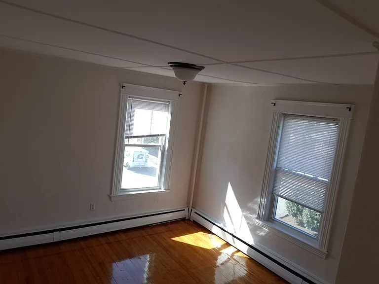 32 Railroad Ave #8 — Photo 3