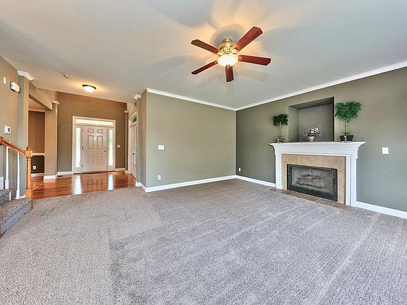 3rd image of 114 Montibello Dr